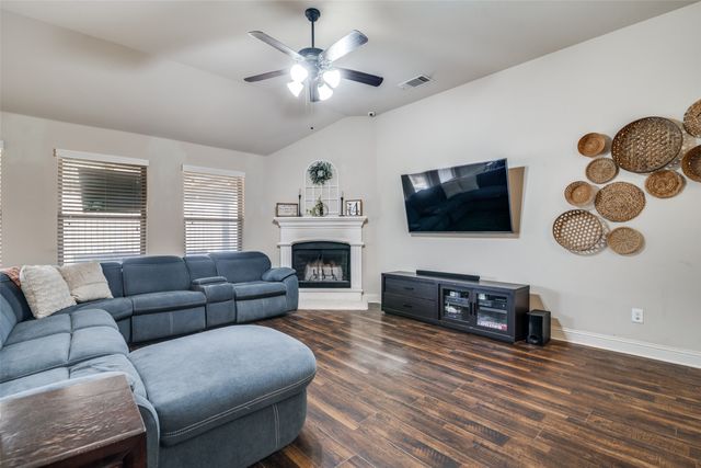 114 Hillcrest Way, Crandall, TX 75114