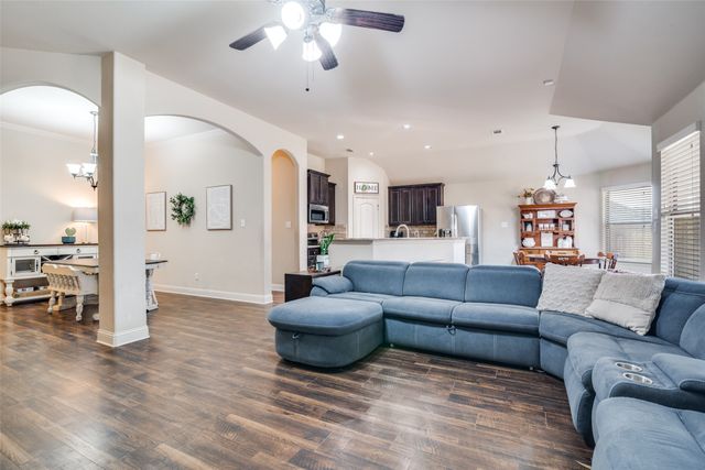 114 Hillcrest Way, Crandall, TX 75114