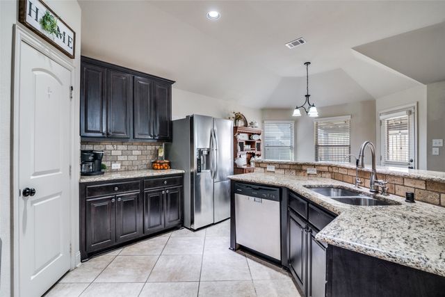 114 Hillcrest Way, Crandall, TX 75114