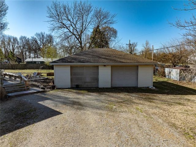 302 E 3rd Street, Scammon, KS 66773