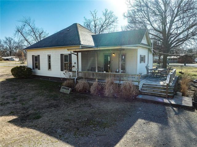 302 E 3rd Street, Scammon, KS 66773