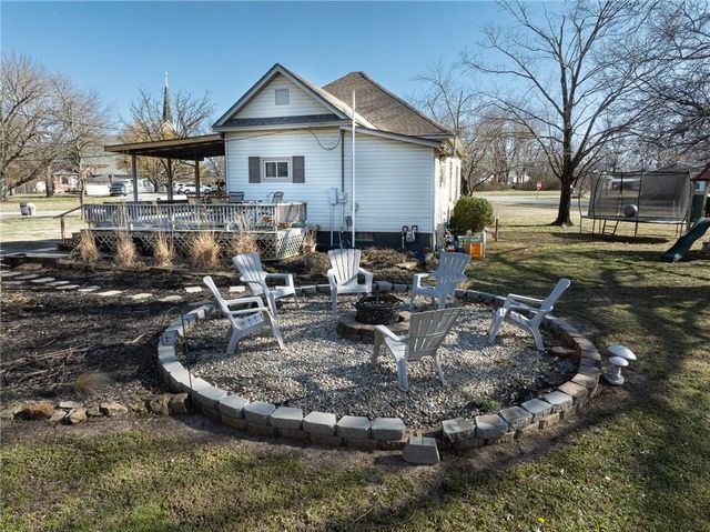302 E 3rd Street, Scammon, KS 66773