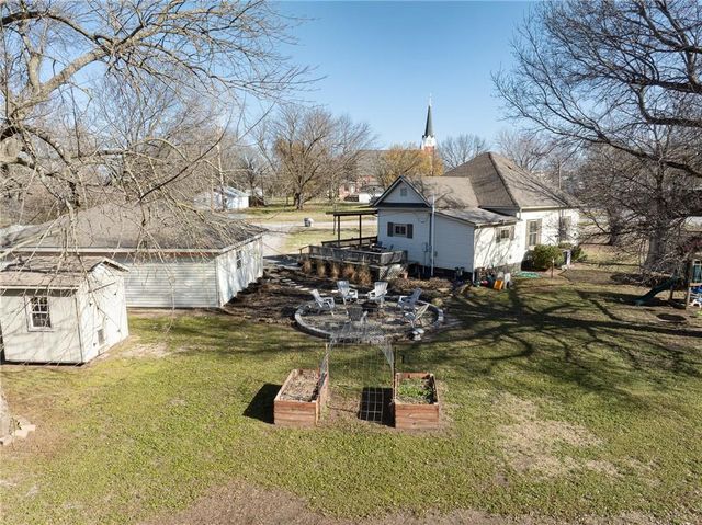302 E 3rd Street, Scammon, KS 66773