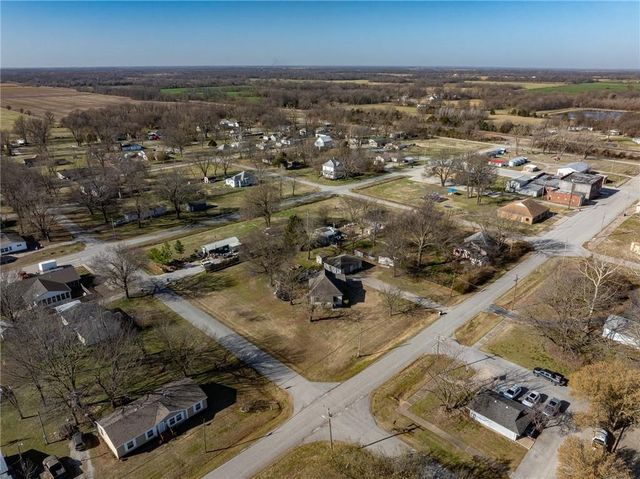302 E 3rd Street, Scammon, KS 66773