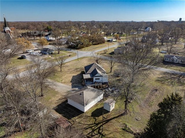 302 E 3rd Street, Scammon, KS 66773