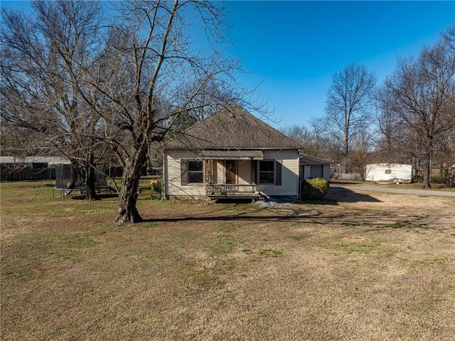 302 E 3rd Street, Scammon, KS 66773