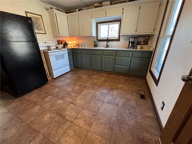 302 E 3rd Street, Scammon, KS 66773