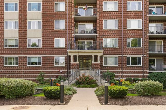 31 E Grove Street 201, Lombard, IL 60148