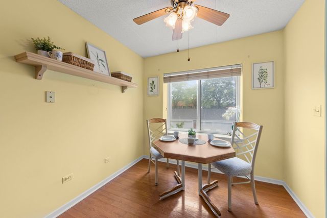 31 E Grove Street 201, Lombard, IL 60148