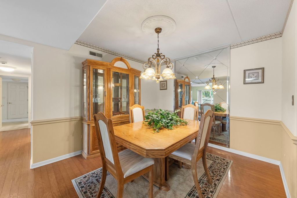 31 E Grove Street 201, Lombard, IL 60148 — photo 5