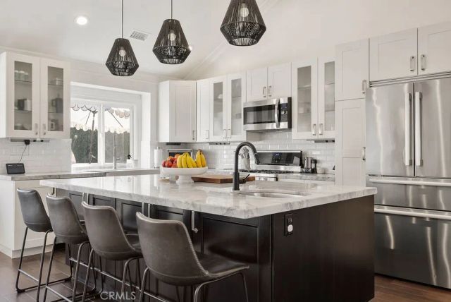 7049 Armstrong Place, Rancho Cucamonga, CA 91701