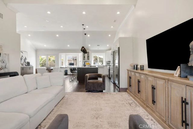 7049 Armstrong Place, Rancho Cucamonga, CA 91701