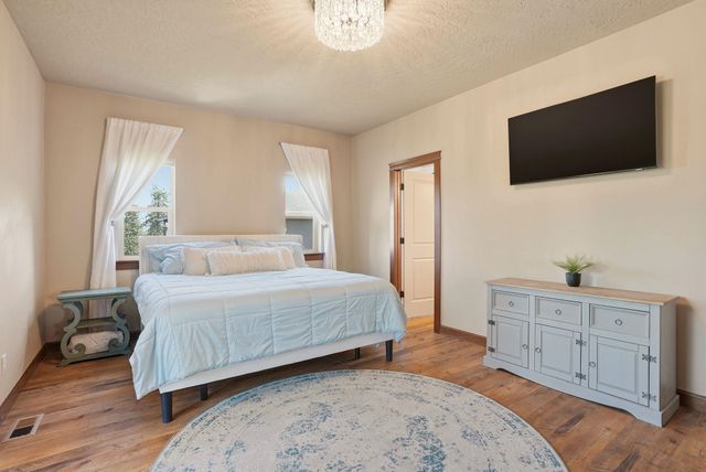 10503 N Alberta Cir, Spokane, WA 99208