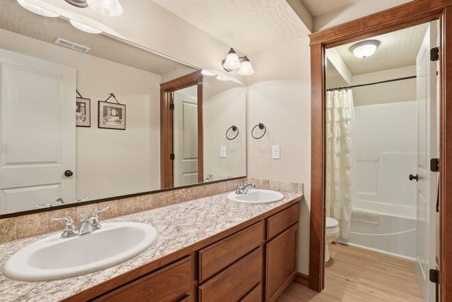 10503 N Alberta Cir, Spokane, WA 99208