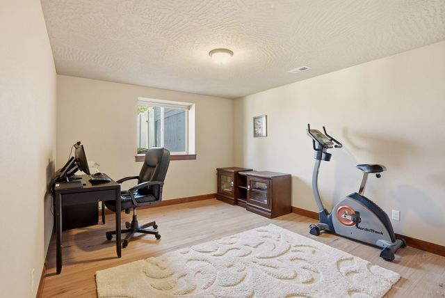 10503 N Alberta Cir, Spokane, WA 99208