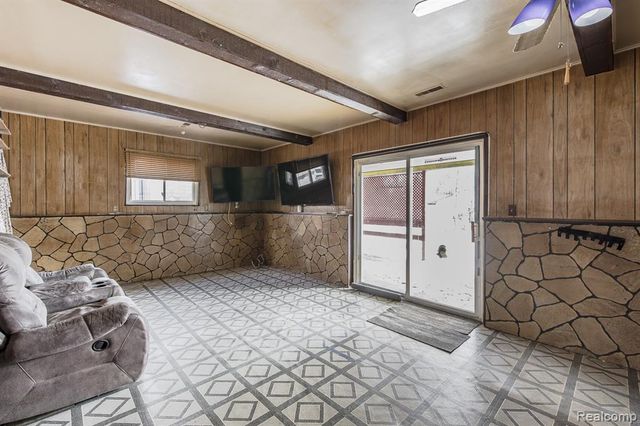 8670 N Eston Road, Clarkston, MI 48348
