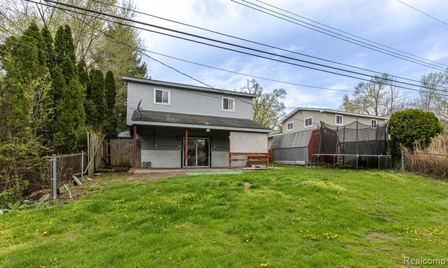 8670 N Eston Road, Clarkston, MI 48348