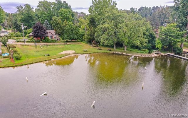 8670 N Eston Road, Clarkston, MI 48348