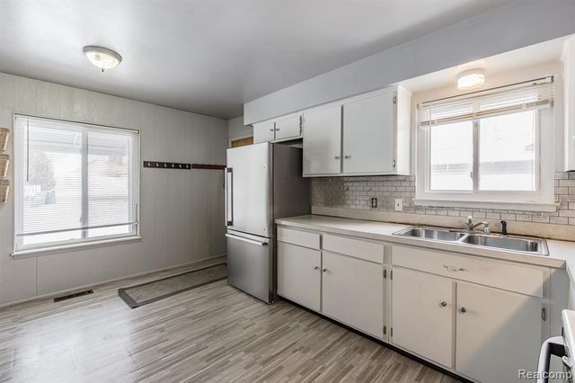 8670 N Eston Road, Clarkston, MI 48348