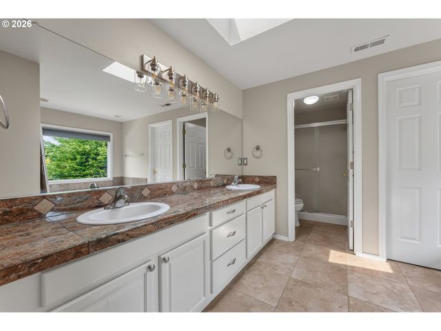 2403 Se 180TH Ct, Vancouver, WA 98683