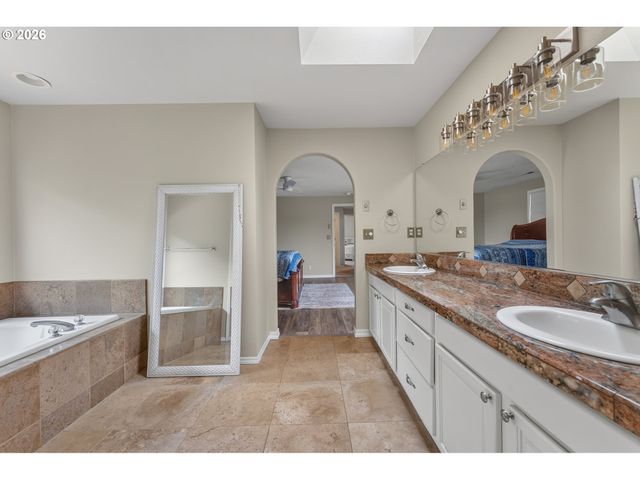 2403 Se 180TH Ct, Vancouver, WA 98683