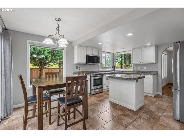 2403 Se 180TH Ct, Vancouver, WA 98683
