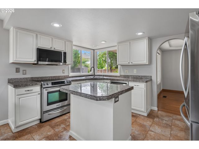 2403 Se 180TH Ct, Vancouver, WA 98683