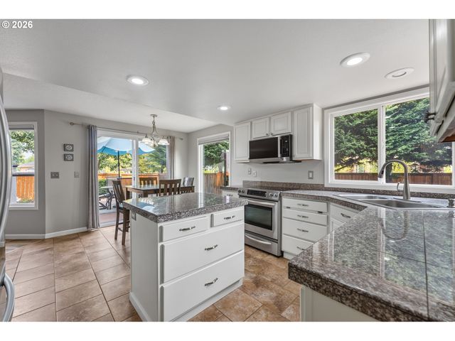 2403 Se 180TH Ct, Vancouver, WA 98683