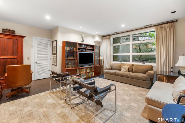 511 Hunting Ridge Road, Stamford, CT 06903