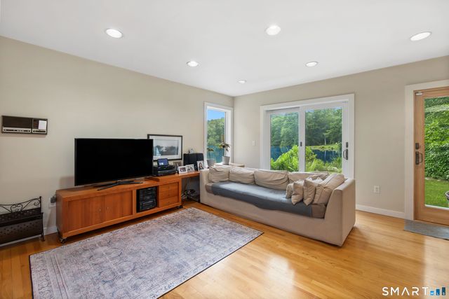 511 Hunting Ridge Road, Stamford, CT 06903