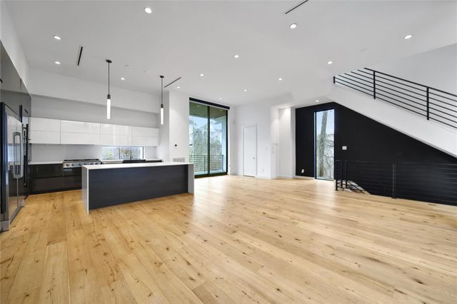 819 W 24th Street D, Houston, TX 77008