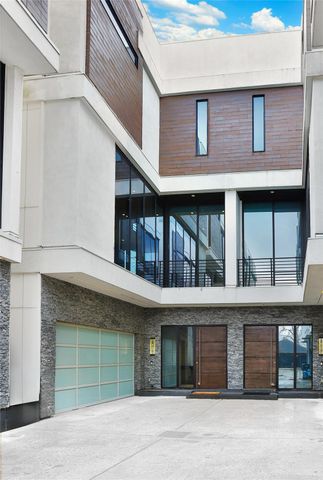 819 W 24th Street D, Houston, TX 77008