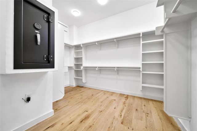 819 W 24th Street D, Houston, TX 77008