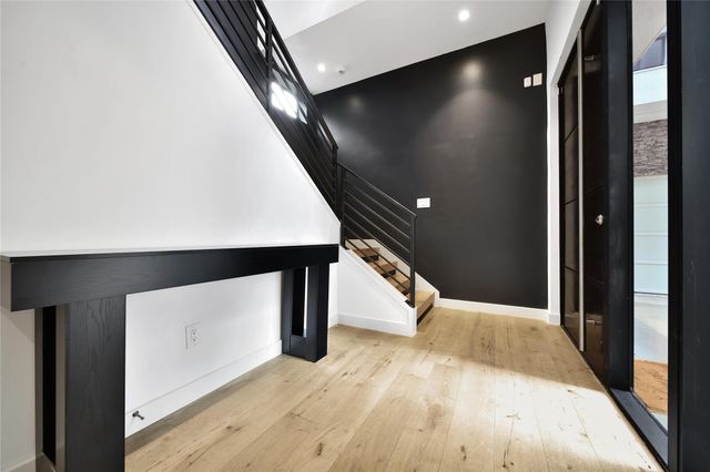 819 W 24th Street D, Houston, TX 77008