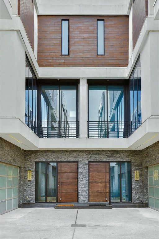 819 W 24th Street D, Houston, TX 77008