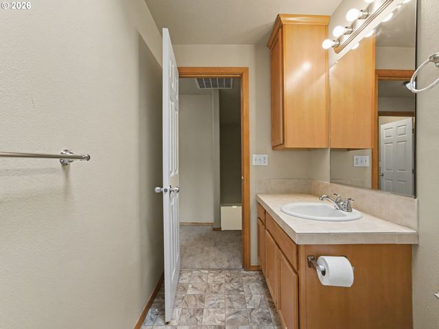 2340 Se 112TH Ave, Portland, OR 97216