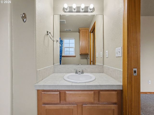 2340 Se 112TH Ave, Portland, OR 97216