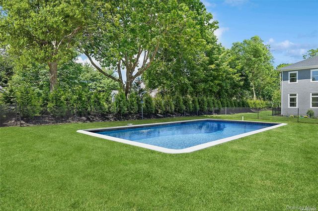 21 Montauk Highway 7, Westhampton, NY 11977