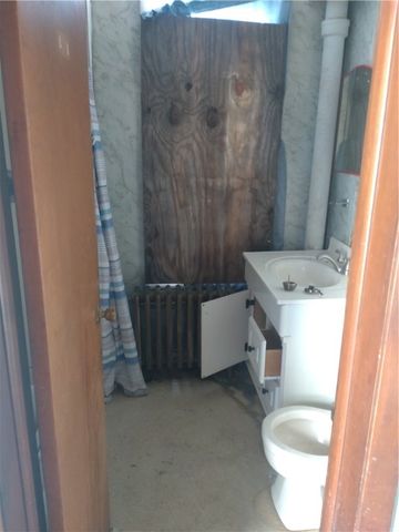 852 East Avenue, Elmira City, NY 14901