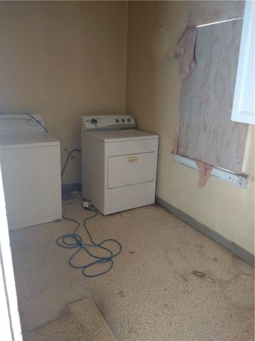 852 East Avenue, Elmira City, NY 14901