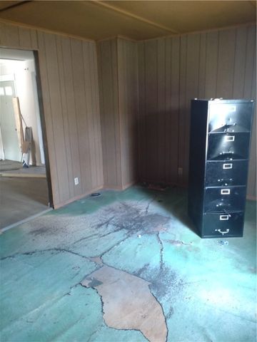 852 East Avenue, Elmira City, NY 14901