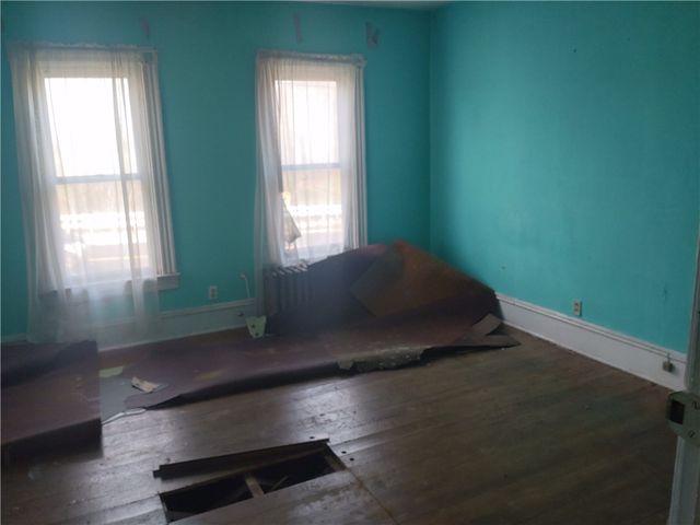 852 East Avenue, Elmira City, NY 14901