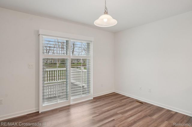 10324 Swan Lake Circle, Ypsilanti Charter Township, MI 48197