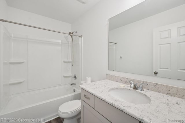 10324 Swan Lake Circle, Ypsilanti Charter Township, MI 48197