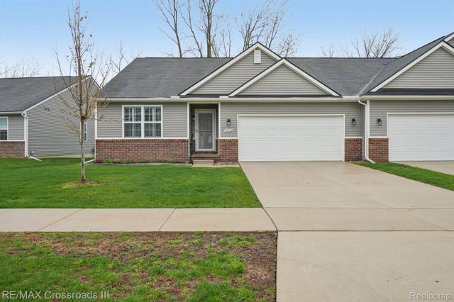 10324 Swan Lake Circle, Ypsilanti Charter Township, MI 48197