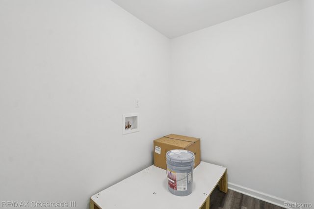 10324 Swan Lake Circle, Ypsilanti Charter Township, MI 48197