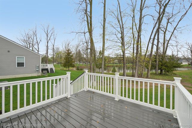 10324 Swan Lake Circle, Ypsilanti Charter Township, MI 48197