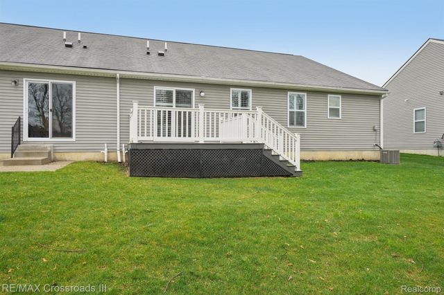 10324 Swan Lake Circle, Ypsilanti Charter Township, MI 48197