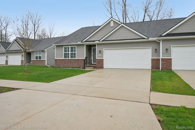 10324 Swan Lake Circle, Ypsilanti Charter Township, MI 48197