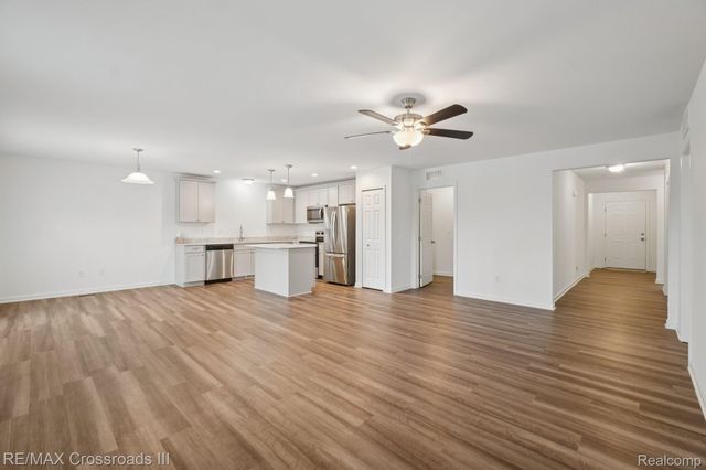 10324 Swan Lake Circle, Ypsilanti Charter Township, MI 48197